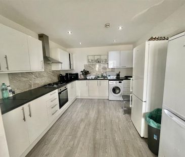 Blawith Road, Harrow - Photo 4