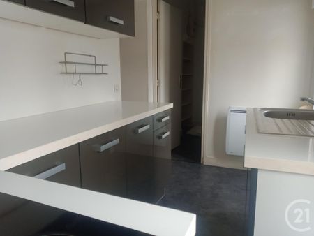 Location Appartement 3 pièces 64m² CHATEAUROUX 36000 - Photo 3