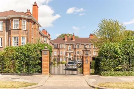 3 bedroom flat to rent - Photo 4