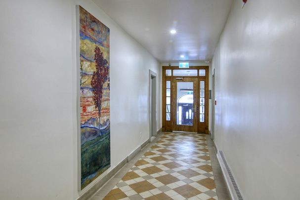 4870 Queen Mary Road, Montréal, QC - Photo 1