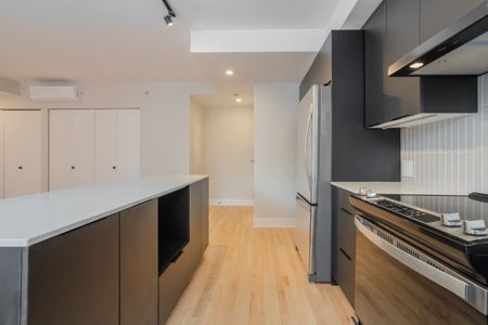 1375 Croissant Sherwood apartment — Mount Royal, QC (2-Bedroom) - 2 Bedroom - Photo 2