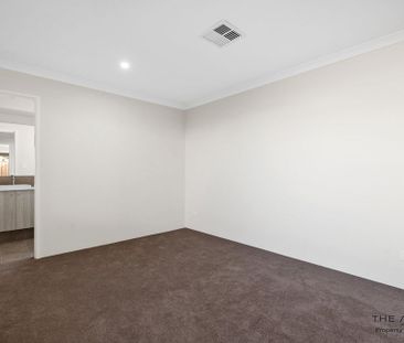 Solar Panels & Roller Shutters! - Photo 4