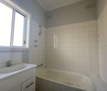 Neat & Comfortable - Photo 6