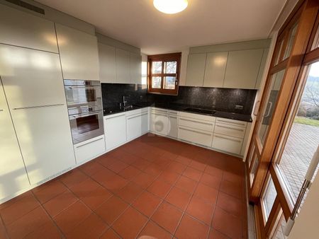 SUNNY LOCATION WITH WIDE VIEW - Foto 3