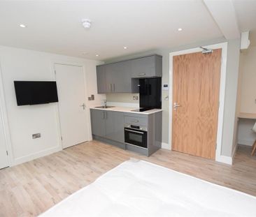 Studio to rent - Photo 3