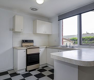 2/17 Henderson Road, Queanbeyan NSW 2620 - Townhouse For Rent | Domain - Photo 6