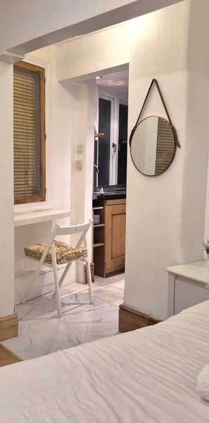 Cockspur Street, London - Photo 1