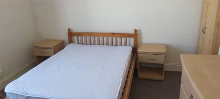 4 bedroom terraced house to rent - Photo 4