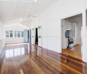 FULLY RENOVATED HIGHSET CLASSIC QUEENSLANDER - Photo 1