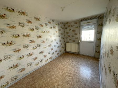 Location - Appartement T3 - 53 m² - Grand-Charmont - Photo 2