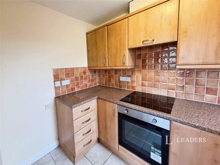 2 bedroom flat to rent - Photo 5