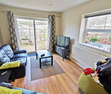 1 bedroom in a house share to rent - Photo 1