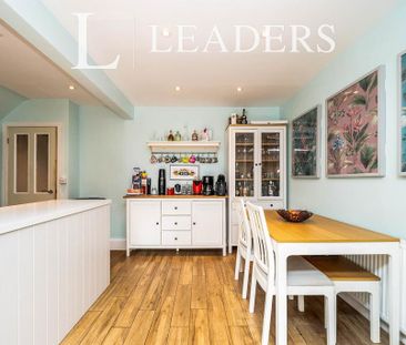 3 bedroom semi-detached house to rent - Photo 2