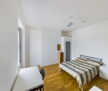 1 bedroom in a house share to rent - Photo 3