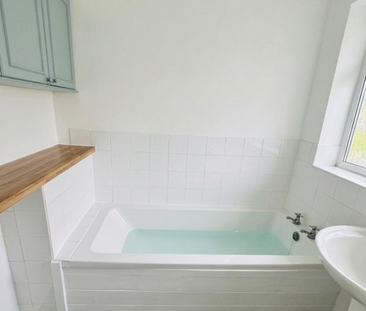 3 bedroom end of terrace house to rent - Photo 5