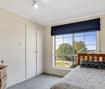 Spacious Family Home in Quiet Court Location - Photo 4