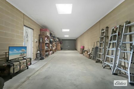 Spectacular Views only minutes from town - Photo 2