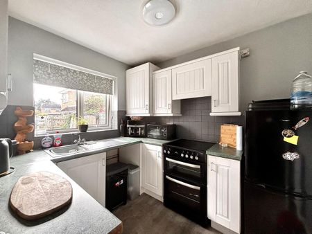 3 bedroom detached house to rent - Photo 5