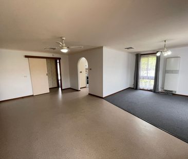 Updated Townhouse - Photo 4