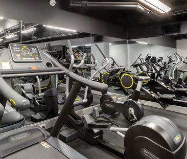 Stylish One Bedroom Apartment - Photo 2