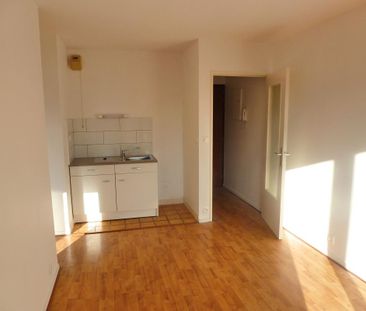 Location Appartement 2 pièces 32m² CHAMBERY 73000 - Photo 3
