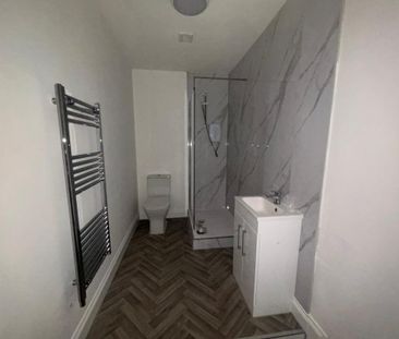 3 bedroom flat to rent - Photo 6