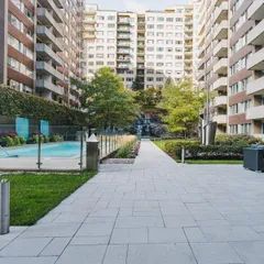 1 room apartment of 77m² in Montreal - Photo 2