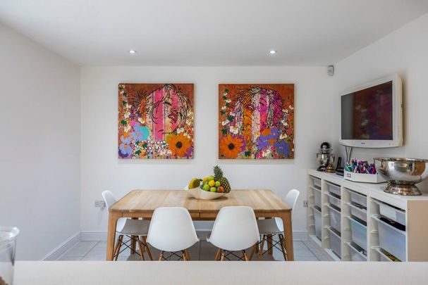 3 Bedroom Townhouse - Photo 1