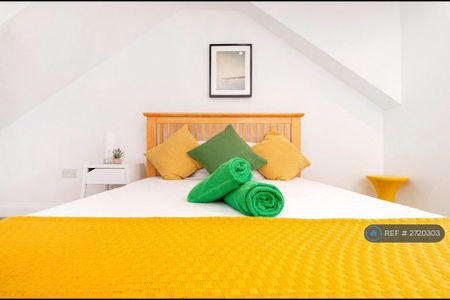 1 bedroom in a house share to rent - Photo 4