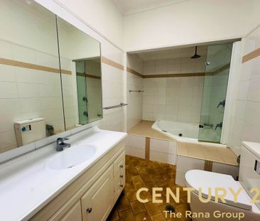 Beautifully Renovated 3-Bedroom Home Just a Short Walk from Toongab... - Photo 3