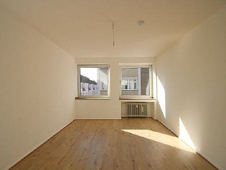 STUDENTEN AUFGEPASST! SCHICKES APARTMENT MIT NEUEM BAD AUF DER HOCHSTRASSE ZU MIETEN! - Foto 2