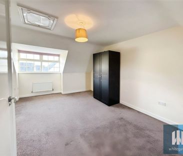 Fell Grove, Ferndale, Huddersfield, HD2 - Photo 3