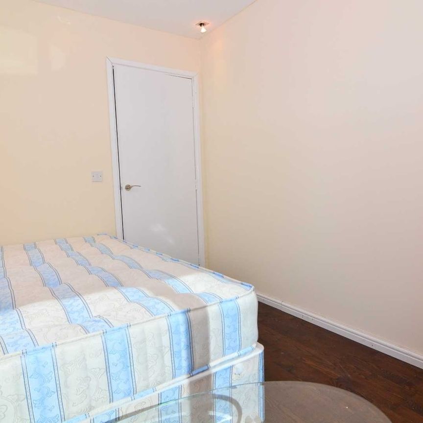 Room in a Shared Flat, Block Wharf, E14 - Photo 1