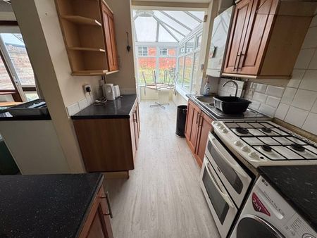 Harrington Drive, Nottingham - Photo 3