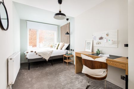 Alma Street Room 4 - Photo 5