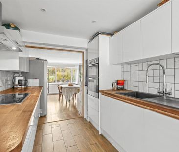 3 bedroom semi-detached house to rent - Photo 3