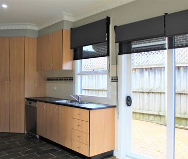 CHARMING 3 BEDROOM COTTAGE - Photo 6