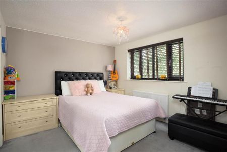 5 bedroom detached house to rent - Photo 4
