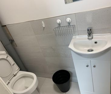 6 bedroom terraced house to rent - Photo 5