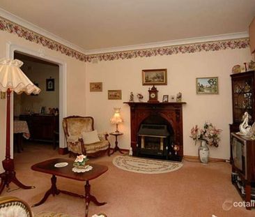 Comfortable Family Home on Large Allotment - Photo 3