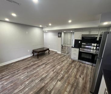 For Lease - 15 Tiger Crescent, Brampton, Ontario - Photo 6