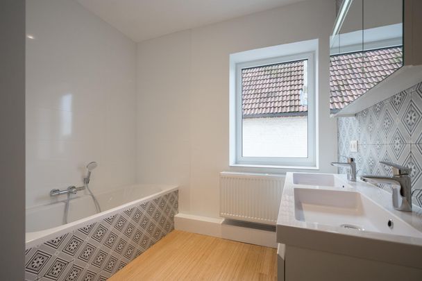 1410, Waterloo - Photo 1