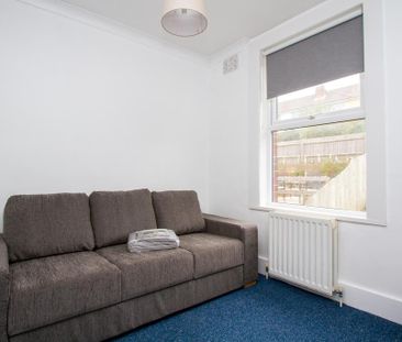 4 bedroom house to rent - Photo 3