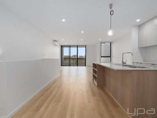 Modern Townhouse Living in the Heart of Maddingley - Photo 1