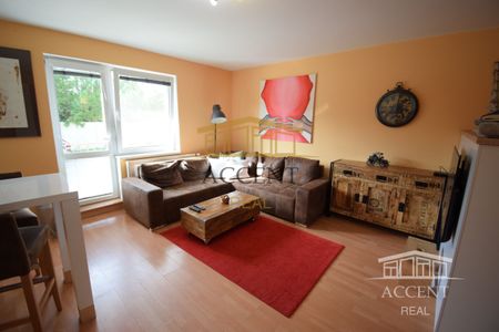 ACCENT REAL / PEKNÝ, KOMPLETNE ZARIADENÝ 1-IZBOVÝ BYT 45M2 S PARKOVACÍM MIESTOM - Photo 2