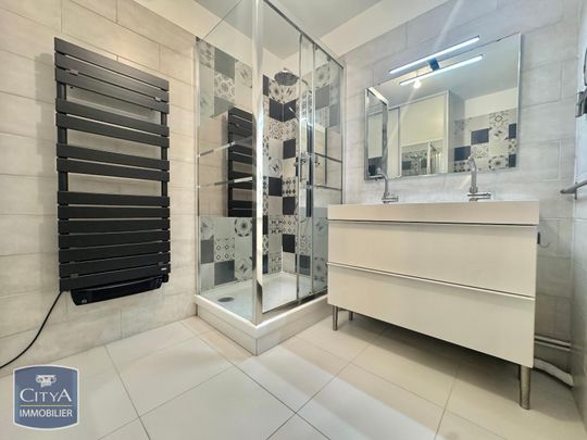 Location Appartement 2 pièces 63m² LYON 7ème - Photo 1