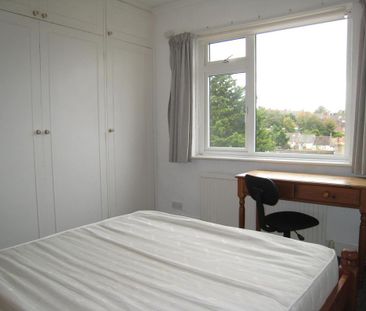 4 bedroom terraced house to rent - Photo 3