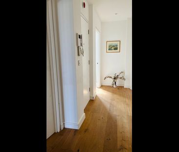 1 Bed Flat, London, W4 - Photo 2