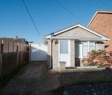 Bulow Avenue, Canvey Island, Essex, SS8 - Photo 2