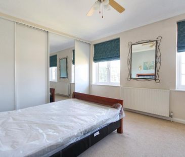 3 bedroom end of terrace house to rent - Photo 1